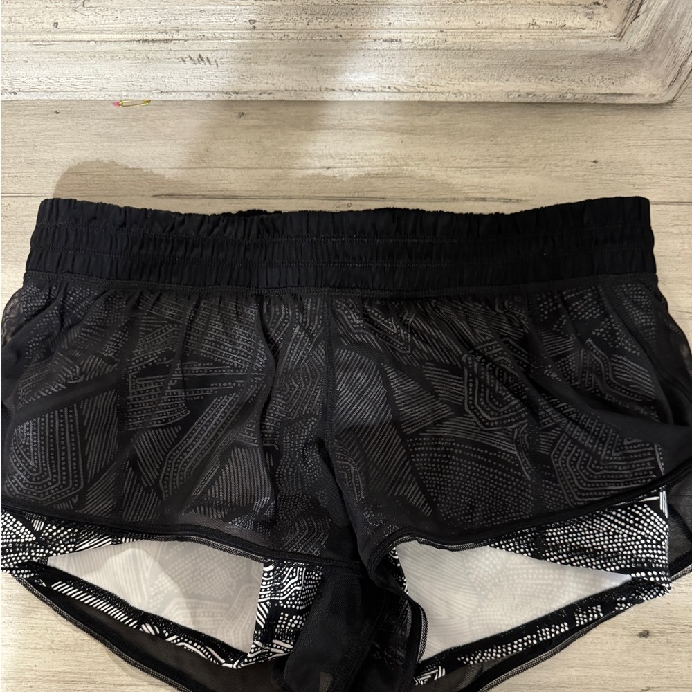 Lululemon city sky run shorts - Picture 3 of 9